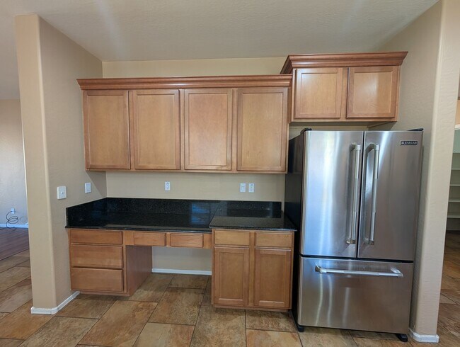 Building Photo - 4 Bedroom 2.5 Bathroom Gate Copper Canyon ...