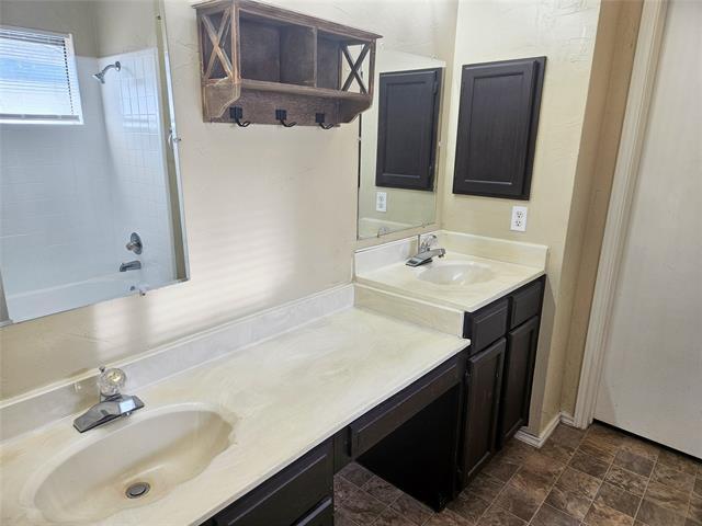 Building Photo - 3201 Fairmeadows Ln