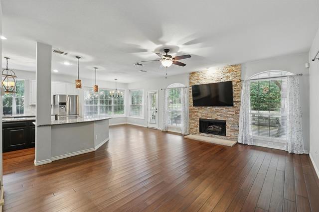 Building Photo - 2520 Woodside Dr