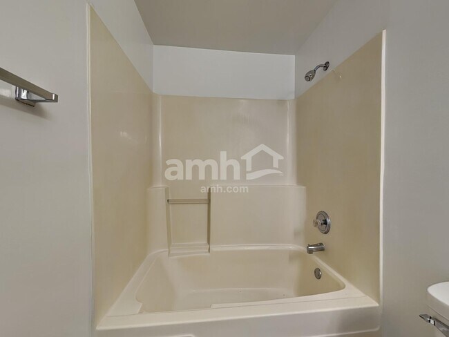 Building Photo - 6605 Goldhaber Ln