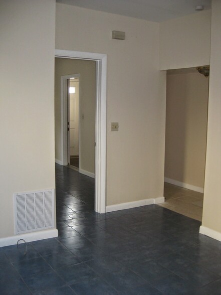 Building Photo - 161 Pearl St