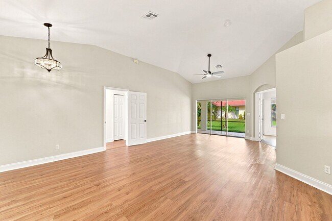 Building Photo - 3708 Kent Dr