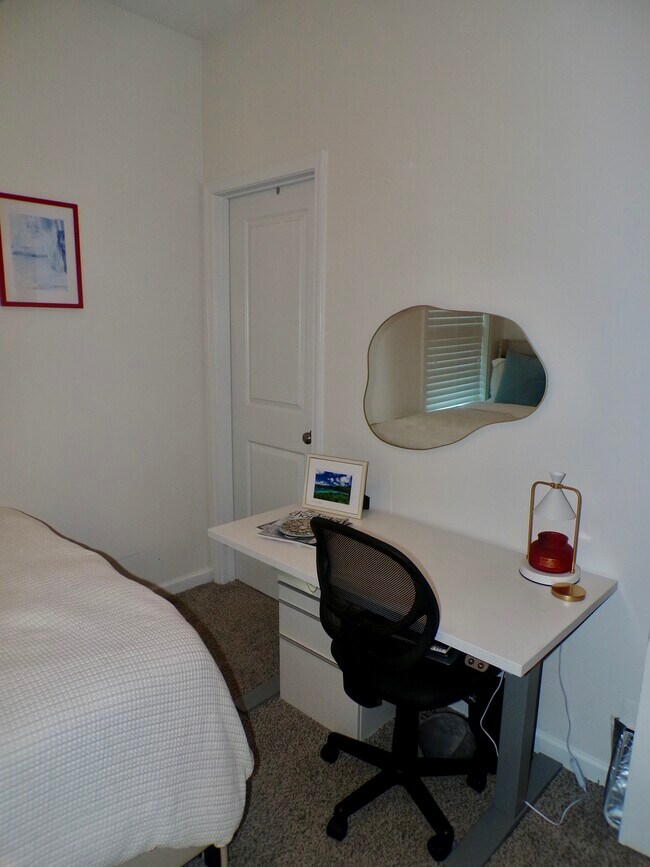 Building Photo - 114 Eldon Dr