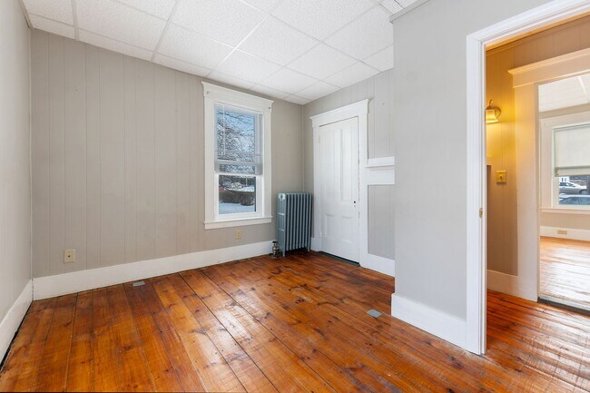 Building Photo - 96 Broadway