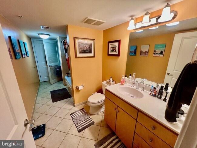 Building Photo - 1117 10th St NW