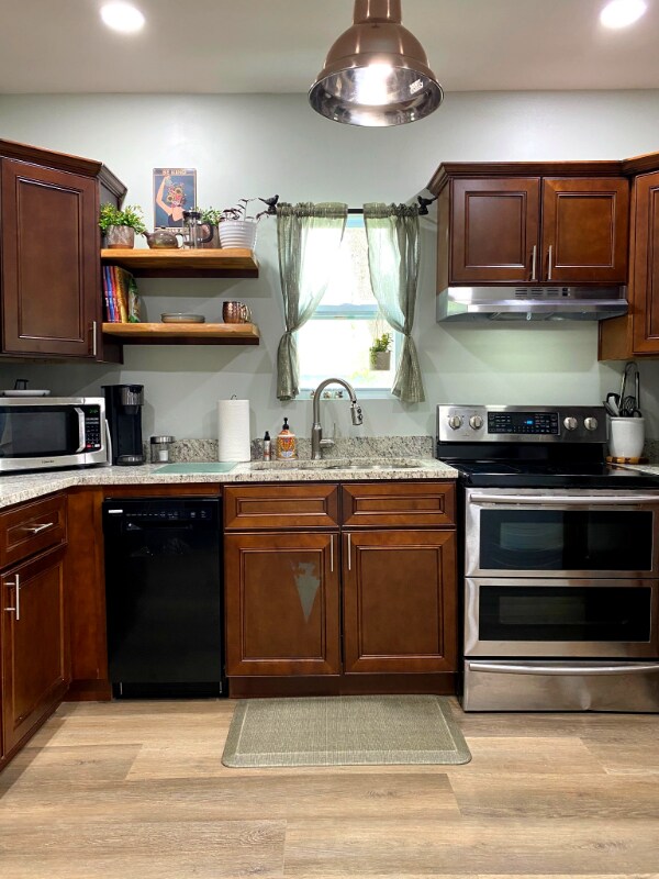 Building Photo - 809 W 40th St