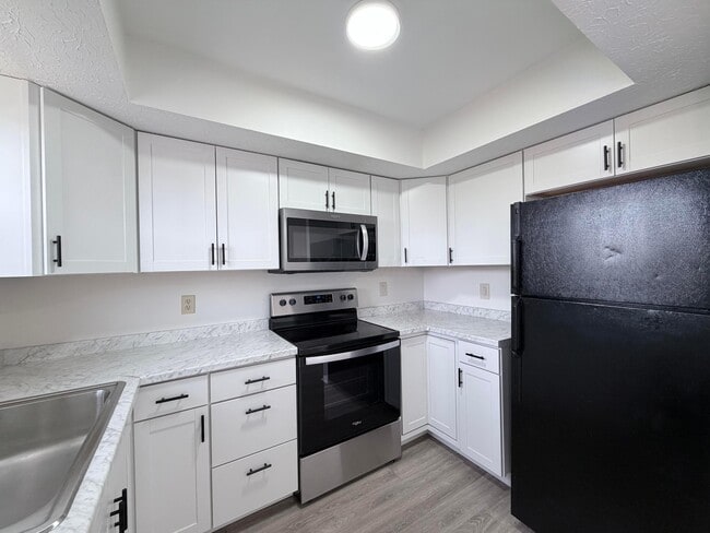 Building Photo - 5372 Portland St