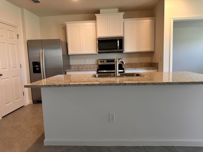 Building Photo - 6404 Topaz Dr