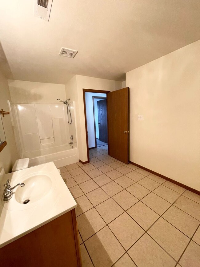 Building Photo - All Inclusive | 2 Bedroom | 1.5 Bathroom |...