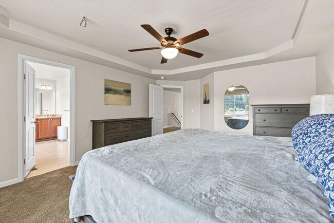 Building Photo - Fully Furnished 5-Bedroom Horizon Pointe H...
