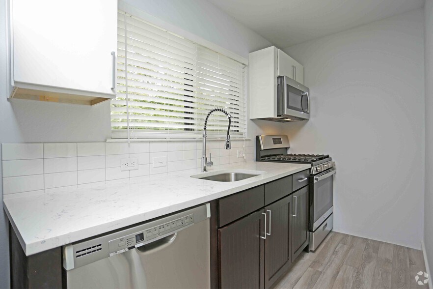 Studio - Gas Stove, Subway Tile & Stainless Appliances - The Colton