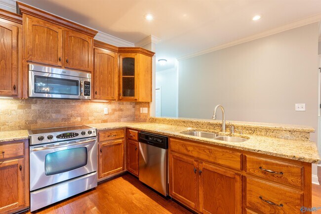 Building Photo - 525 W Mossyleaf Dr SW