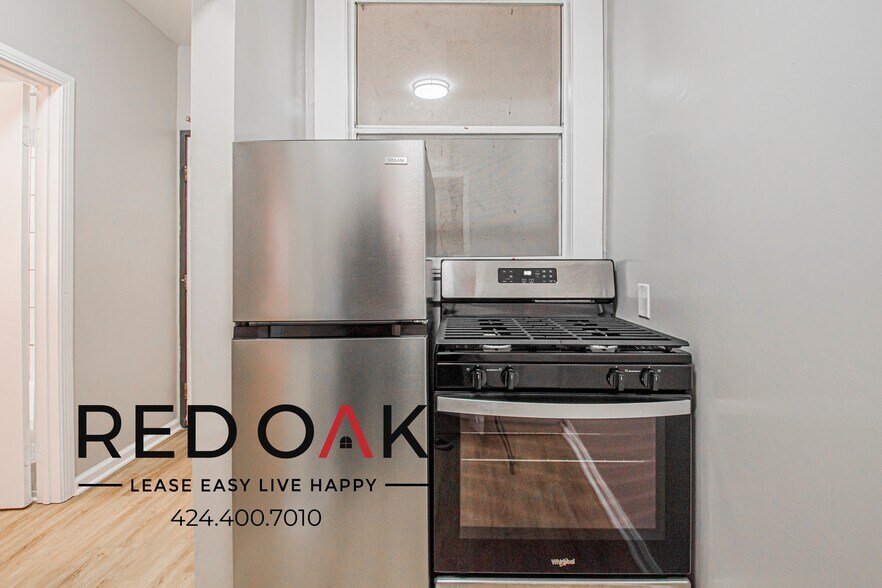 Building Photo - 692 Valencia St