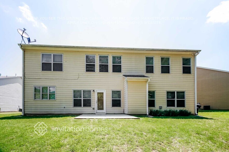 Building Photo - 505 Lakeside View