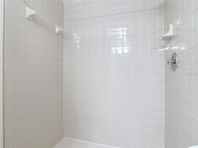 Building Photo - 289 Gull Dr S