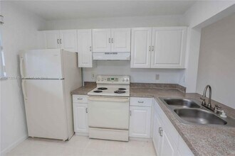 Building Photo - 2 bedroom in Hammocks FL 33196