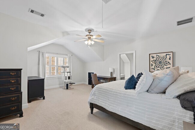 Building Photo - 102 N Cove Dr