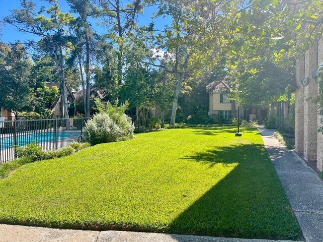 Building Photo - 8229 Kingsbrook Rd