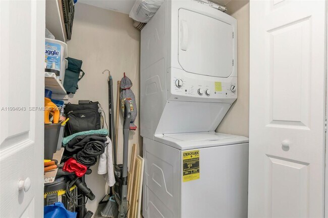 Building Photo - 1001 NW 45th St