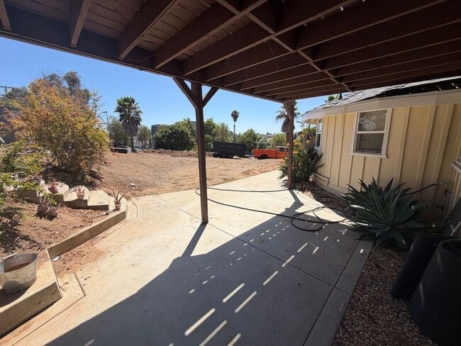 Building Photo - 338 S Melrose Dr