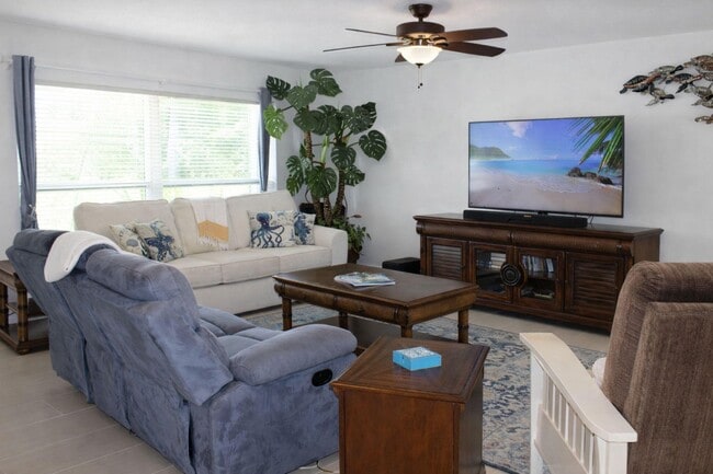 Building Photo - 2066 5th Ct SE