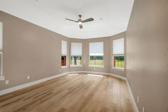 Building Photo - 3812 Lakeway Dr