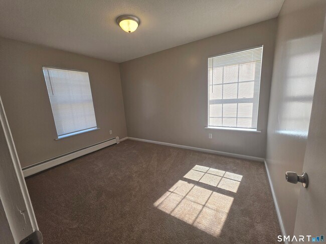 Building Photo - 15 Mc Donald Ave