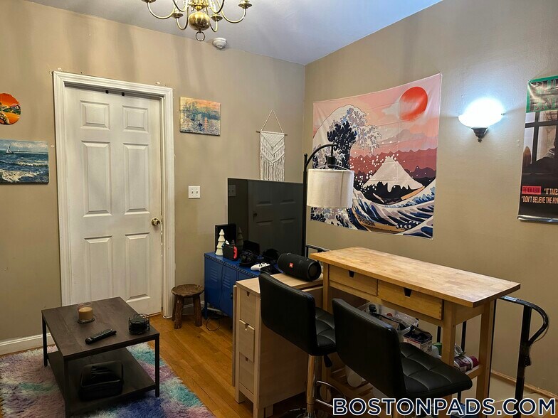 Building Photo - 49 Symphony Rd