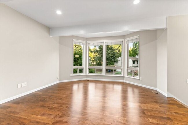 Building Photo - Air Conditioned Urban Retreat in Whispering Pines