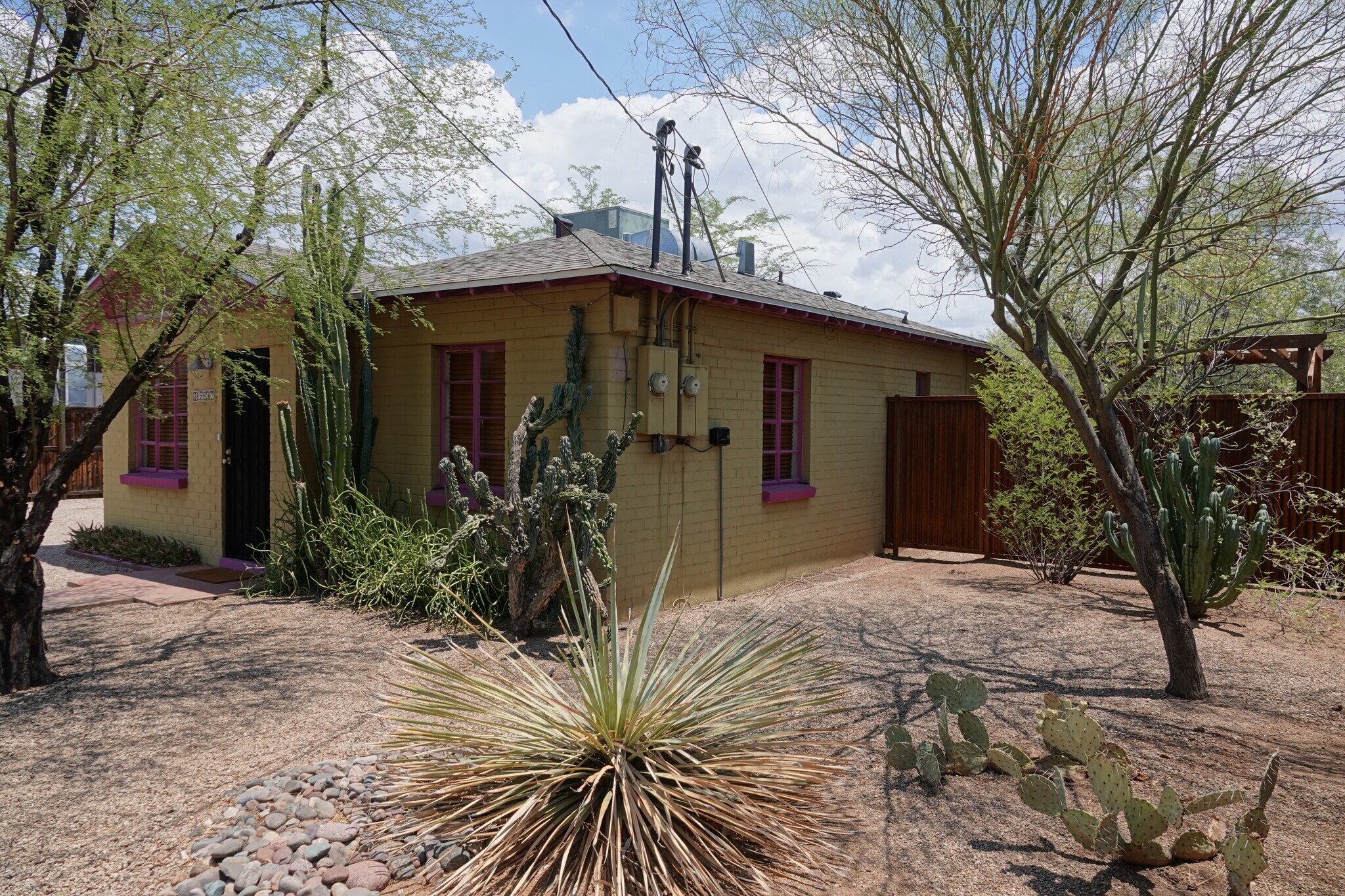 Building Photo - 3902 N Tyndall Ave