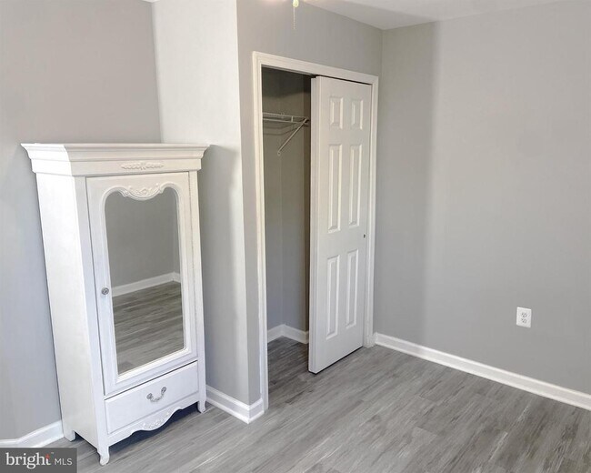 Building Photo - 83 Fuzzy Tail Dr