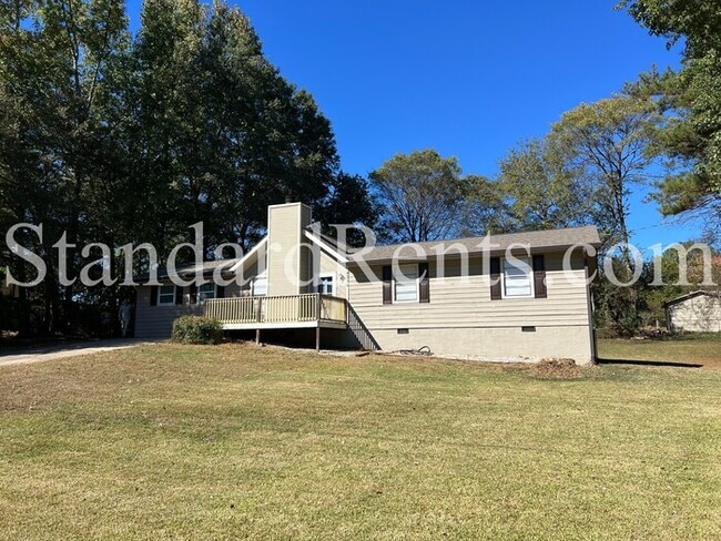 Building Photo - Ranch with Large Yard!