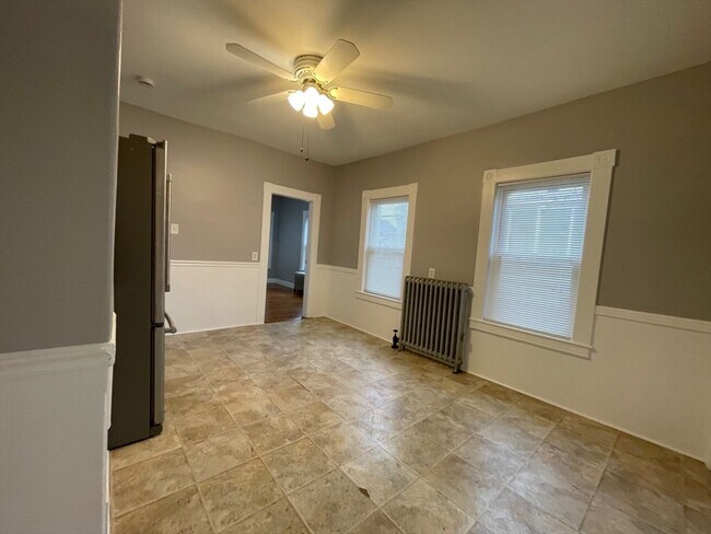 Building Photo - 46 Lane St