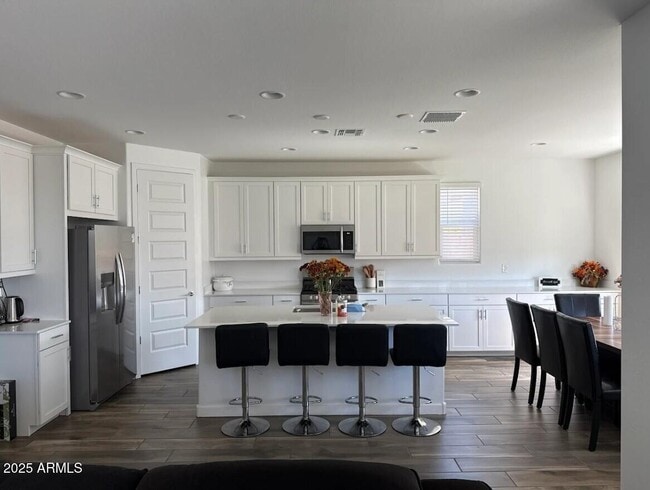 Building Photo - 8259 E Petunia Ave