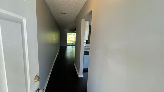Building Photo - Home For Rent