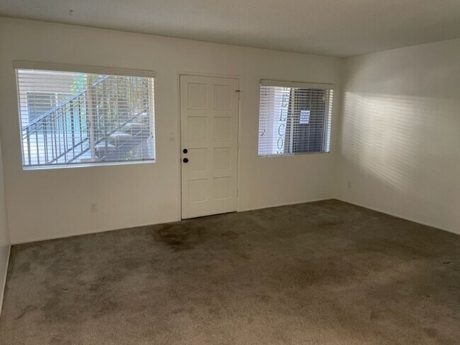 Building Photo - COZY LOWER 1BD/ 1 BATH - Free last month