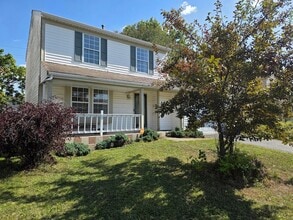 Building Photo - 7006 Finchley Dr