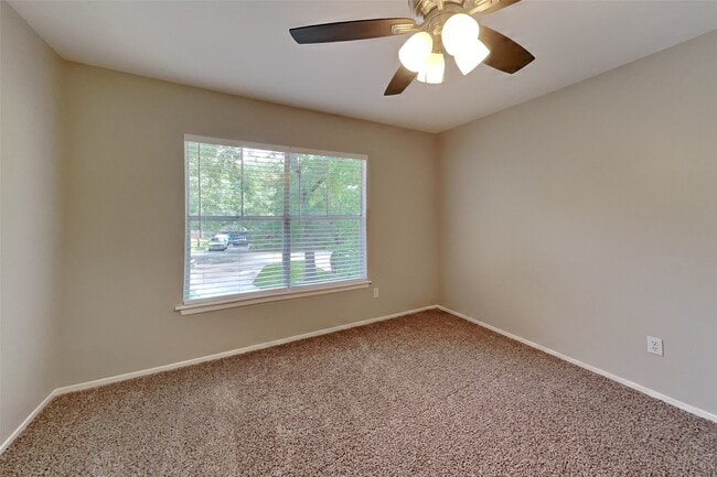 Building Photo - 11 Fiddleleaf Ct