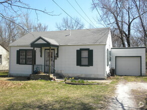 Building Photo - 2 Bedroom Home