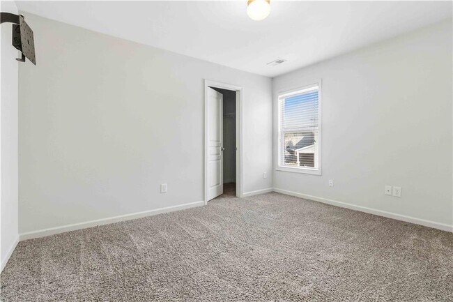 Building Photo - 5675 Falls Landing Dr