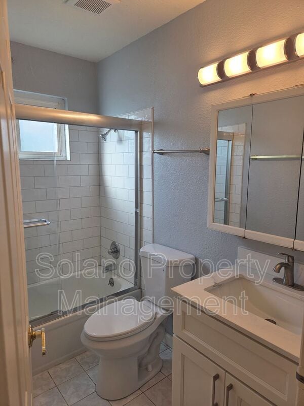 Building Photo - 512 Monterey Dr