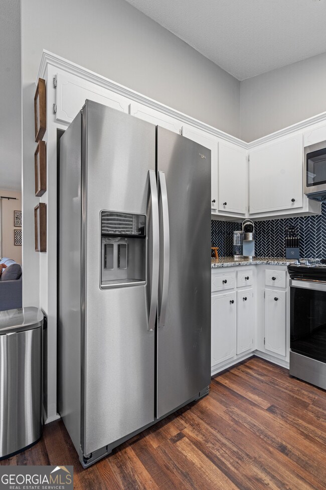 Building Photo - 13 Huntcliff Dr