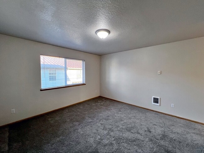 Building Photo - 2204 48th Ave