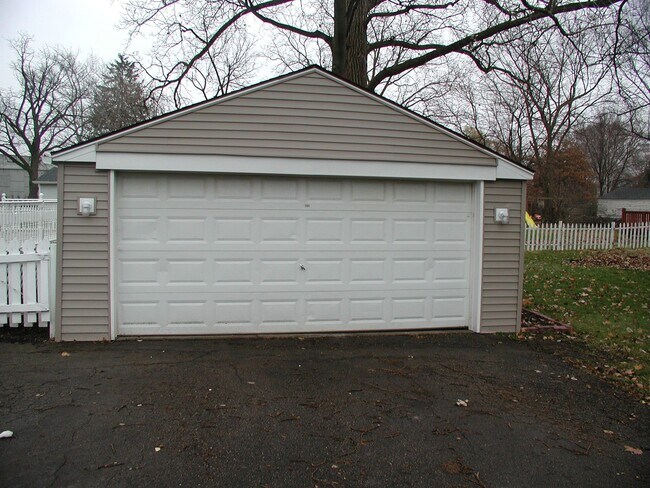 Building Photo - 44179 Grand River Ave