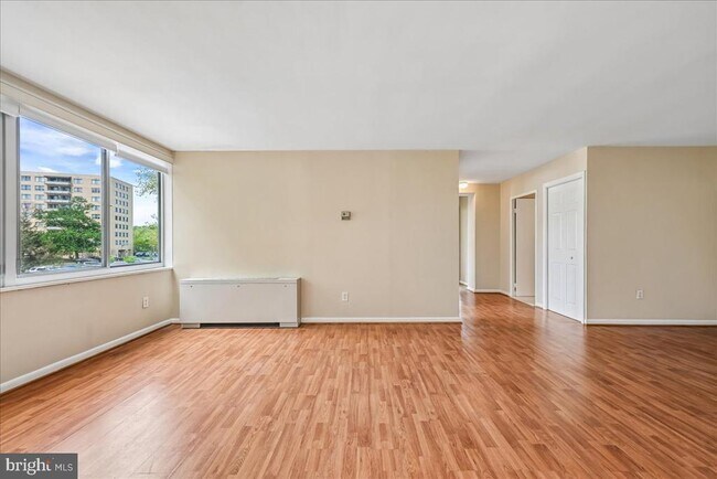 Building Photo - 6631 Wakefield Dr