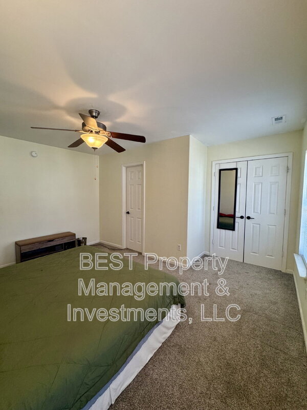 Building Photo - 8130 Kings Creek Dr