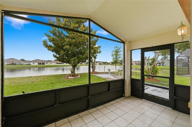 Building Photo - 2819 Maguire Dr