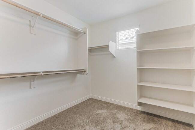 Building Photo - 1946 N 55th Pl