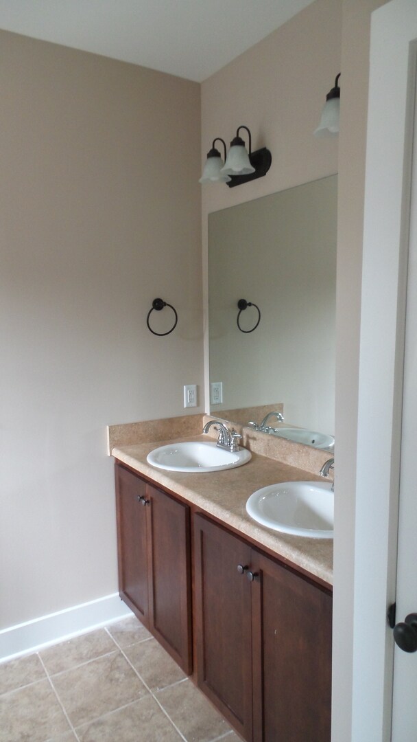 Building Photo - 200 Grande View Cir