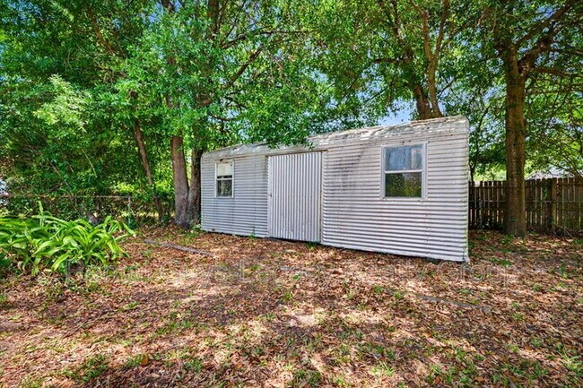 Building Photo - 10545 Citrus Ln